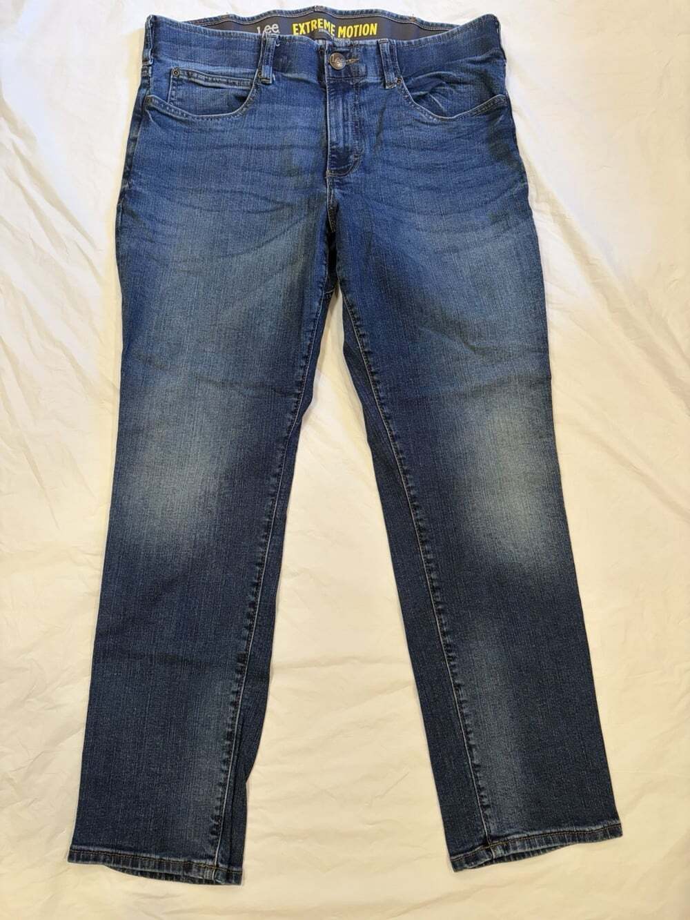 Lee Extreme Motion Jeans Men's 36x28 Blue Med Wash Straight Fit Tapered Leg